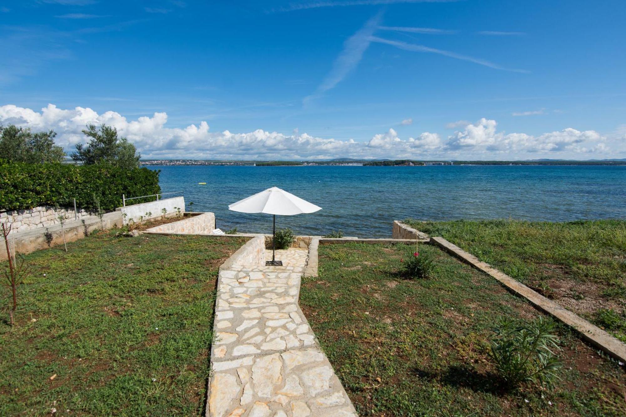 Apartment Blazenka - 20M From The Sea Tkon Kültér fotó